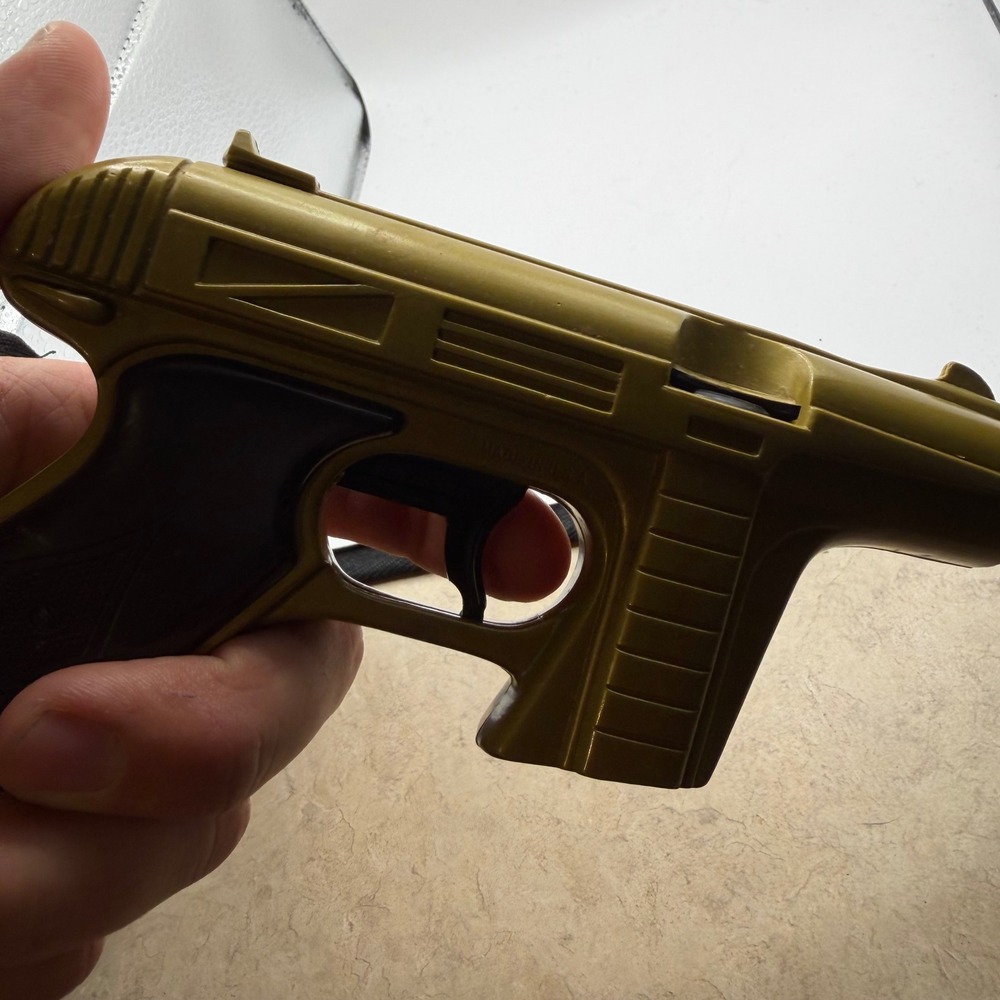 Vintage Gold Plastic Toy Ray Gun Space Pistol Made in USA Pat 3515114 flaw - Picture 5 of 7